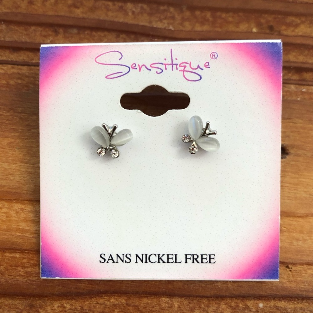 (3 for 20) Cute little butterfly earrings 🦋
